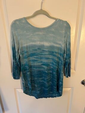 Karen Kane Light Blue Crewneck Top